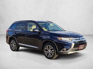 Used 2016 Mitsubishi Outlander SE video 3