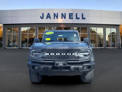 Used 2025 Ford Bronco Badlands image 2