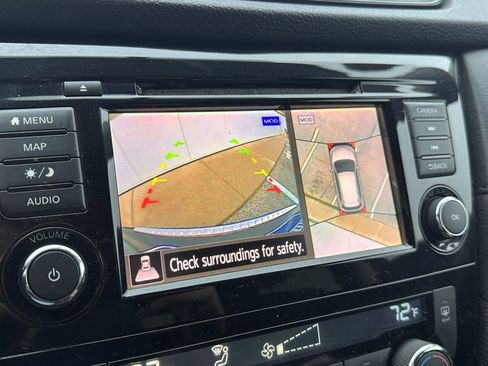 Used 2018 Nissan Rogue SV w/ Premium Package image 32