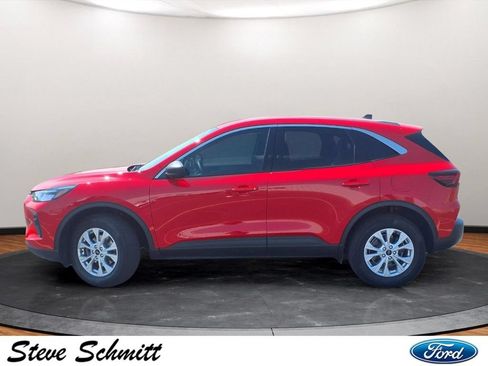 Used 2024 Ford Escape Active AWD/4WD image 2
