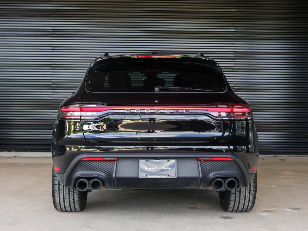 Certified 2026 Porsche Macan AWD/4WD image 6