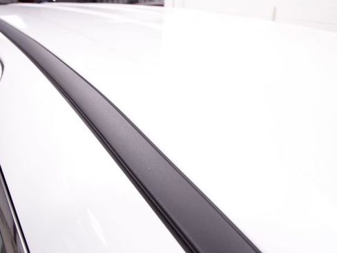 Used 2024 Chrysler Pacifica Touring-L image 21