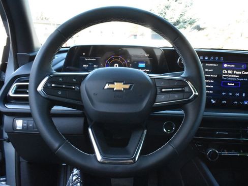 Used 2026 Chevrolet Traverse LT image 14