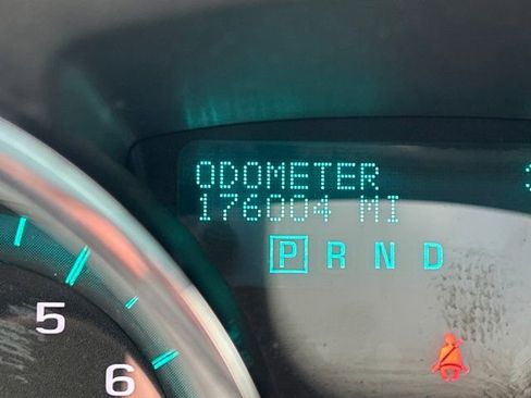 Used 2010 Chevrolet Traverse LTZ image 18