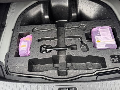 Used 2024 Toyota Corolla SE image 17