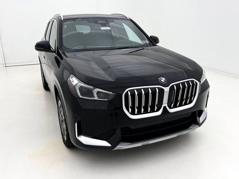 Used 2027 BMW X1 xDrive28i AWD/4WD image 3