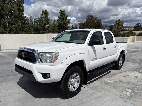 Used 2015 Toyota Tacoma PreRunner w/ SR5 Package image 9