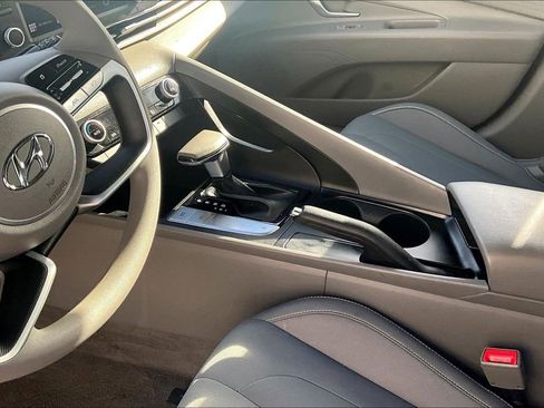 Used 2023 Hyundai Elantra SEL image 16