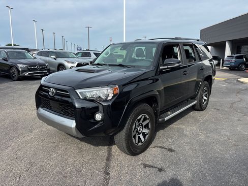 Used 2020 Toyota 4Runner TRD Off-Road Premium w/ Moonroof Package AWD/4WD image 3