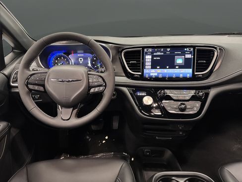 New 2026 Chrysler Pacifica Select AWD/4WD image 5