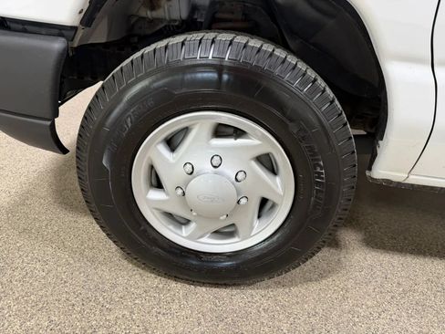 Used 2014 Ford E-250 and Econoline 250 Extended w/ Power Group RWD image 50