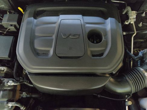 Used 2019 Jeep Grand Cherokee Laredo image 30