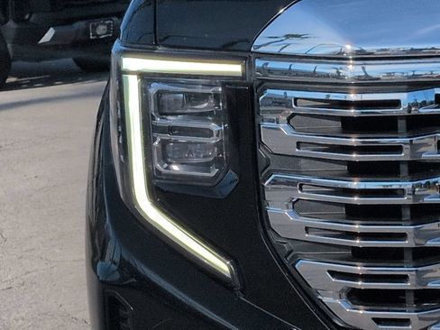 Used 2024 GMC Sierra 1500 Denali AWD/4WD image 9