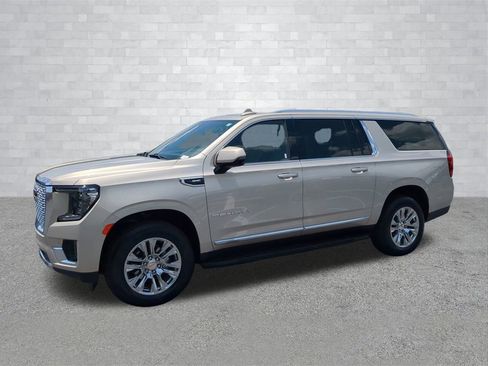 Used 2024 GMC Yukon XL Denali image 16