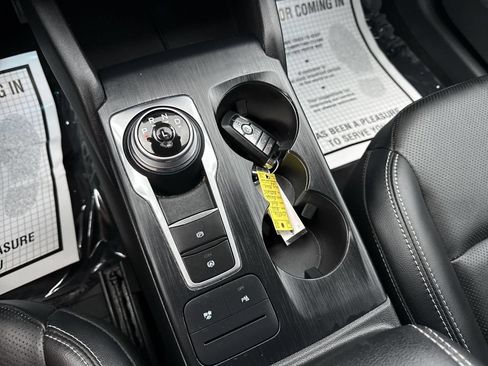 Used 2022 Ford Escape Titanium AWD/4WD image 21
