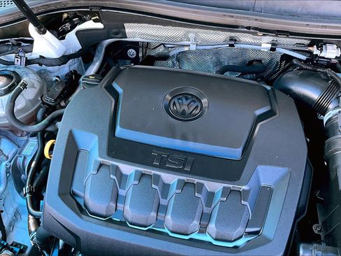 Used 2021 Volkswagen Tiguan SEL w/ 3-Row Tiguan MDO Package image 33