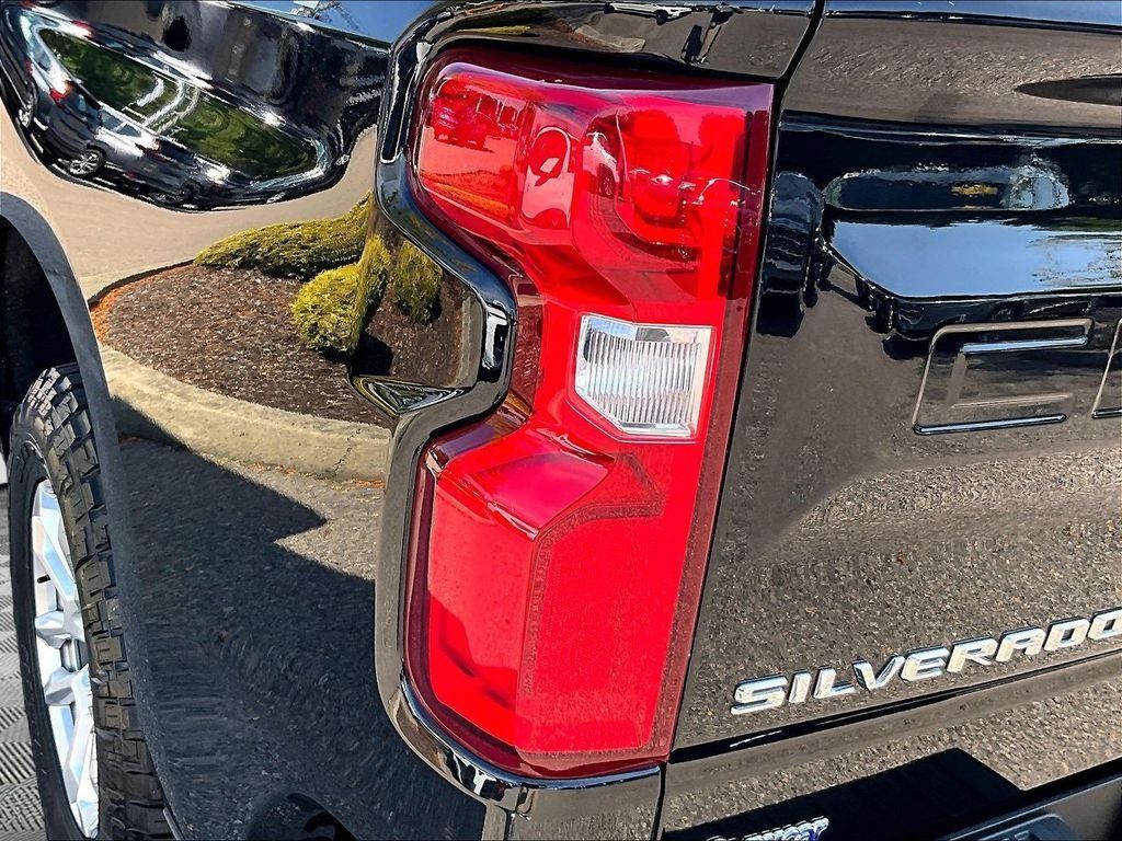 Used 2022 Chevrolet Silverado 1500 RST w/ Protection Package AWD/4WD image 33