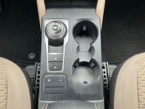 Used 2022 Ford Escape SE image 61