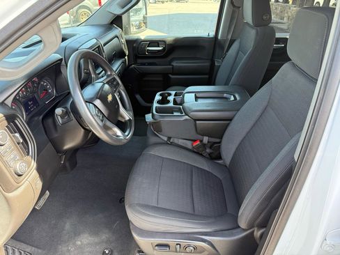 Used 2024 Chevrolet Silverado 2500 LT w/ Convenience Package image 6