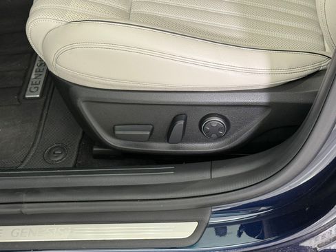 Used 2023 Genesis G70 2.0T w/ Sport Prestige Package image 15