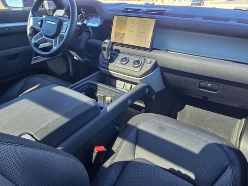 Used 2023 Land Rover Defender 130 X-Dynamic SE image 26