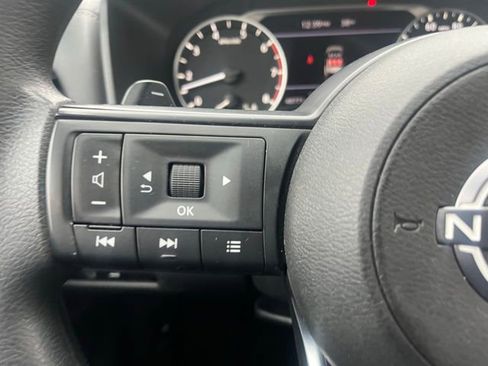 Used 2024 Nissan Rogue SV image 21