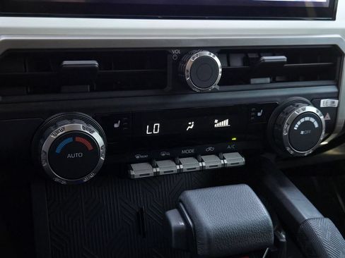 Used 2024 Toyota Tacoma TRD Sport AWD/4WD image 19