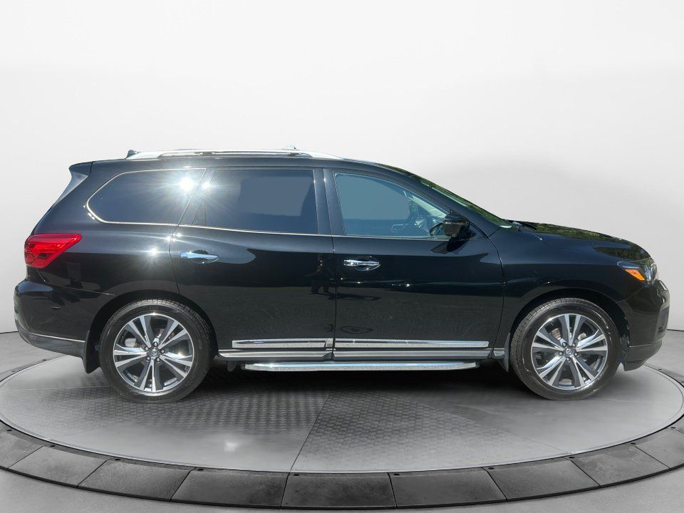 Used 2019 Nissan Pathfinder Platinum AWD/4WD image 8