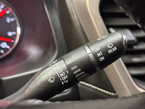 Used 2022 GMC Acadia Denali image 28