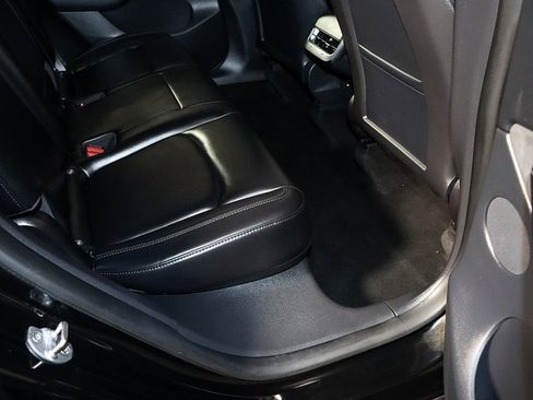 Used 2021 Tesla Model Y Long Range image 30