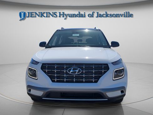 New 2025 Hyundai Venue Limited image 8