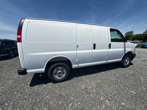 New 2026 GMC Savana 2500 w/ Driver Convenience Package RWD image 21