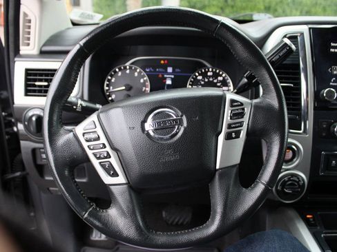 Used 2021 Nissan Titan SV w/ SV Convenience Package image 20