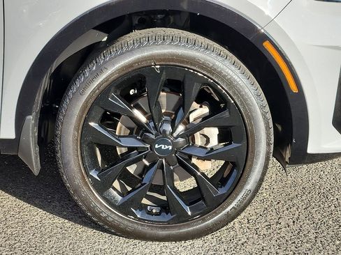 Certified 2022 Kia Sorento SX image 8