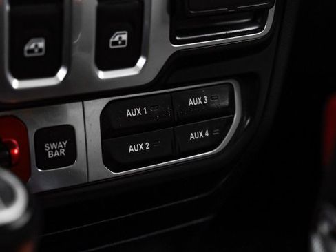 Used 2018 Jeep Wrangler Rubicon AWD/4WD image 24