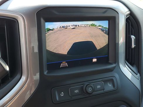 Certified 2020 Chevrolet Silverado 1500 Custom w/ Custom Value Package AWD/4WD image 17