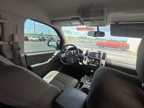 Used 2020 Nissan Frontier SV w/ Midnight Edition Floor Mats RWD image 26