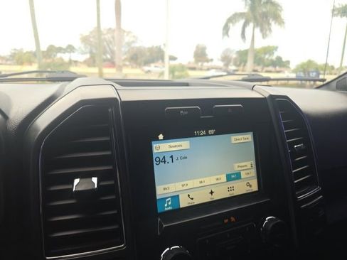 Used 2017 Ford F150 XLT w/ Equipment Group 302A Luxury image 9