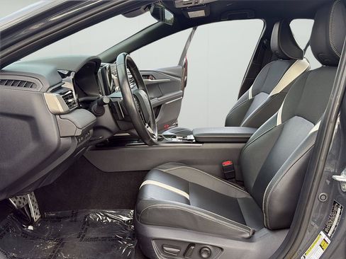 Used 2025 Toyota Camry SE FWD image 18