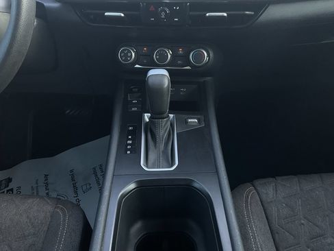 Used 2025 Nissan Kicks SV FWD image 10