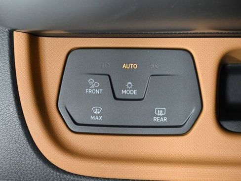 New 2025 Volkswagen ID. Buzz Pro S image 24