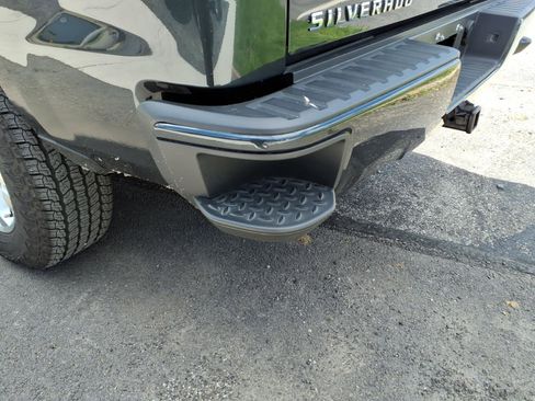 Used 2018 Chevrolet Silverado 1500 LT w/ LT Convenience Package AWD/4WD image 14