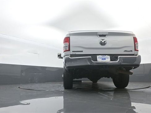 Used 2021 RAM 2500 Big Horn image 31