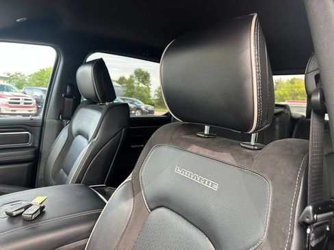 Used 2023 RAM 1500 Laramie AWD/4WD image 3