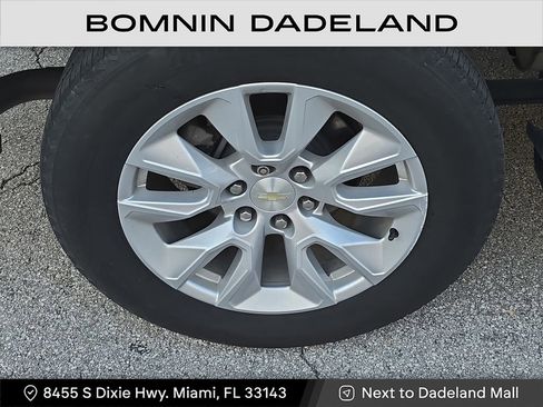 Used 2020 Chevrolet Silverado 1500 Custom w/ Custom Value Package image 5