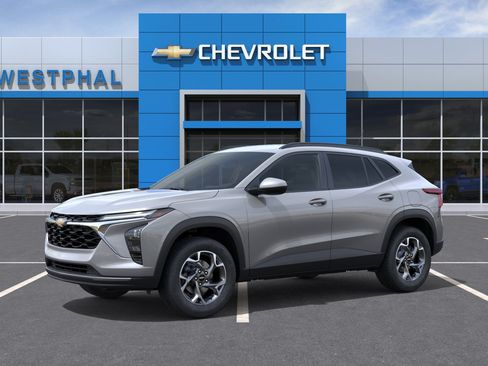 New 2026 Chevrolet Trax LT FWD image 2