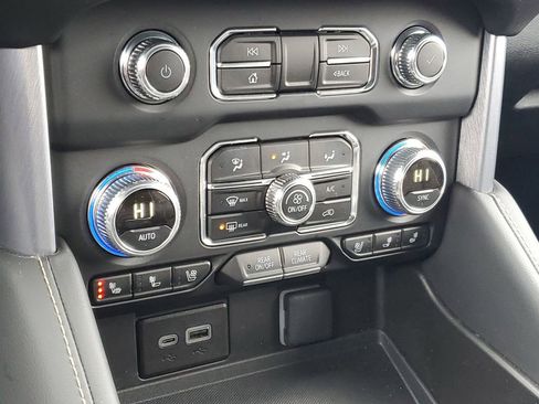 Certified 2024 GMC Yukon XL SLT w/ SLT Luxury Package image 21