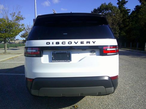 Used 2018 Land Rover Discovery HSE image 26