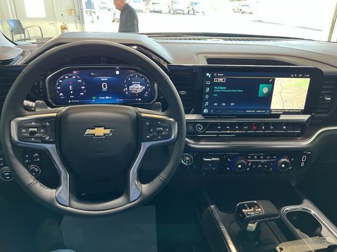 New 2026 Chevrolet Silverado 1500 LT w/ Z71 Off-Road Package image 10