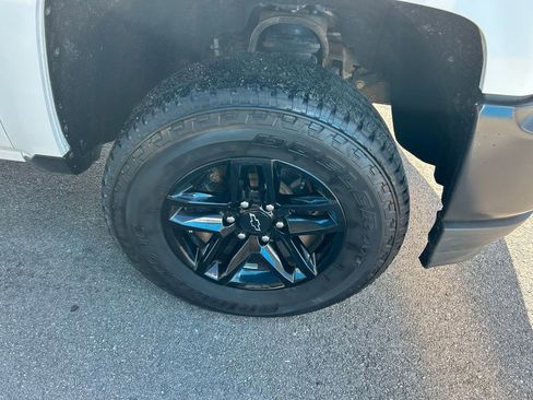 Used 2018 Chevrolet Silverado 1500 W/T w/ Trailering Package AWD/4WD image 4